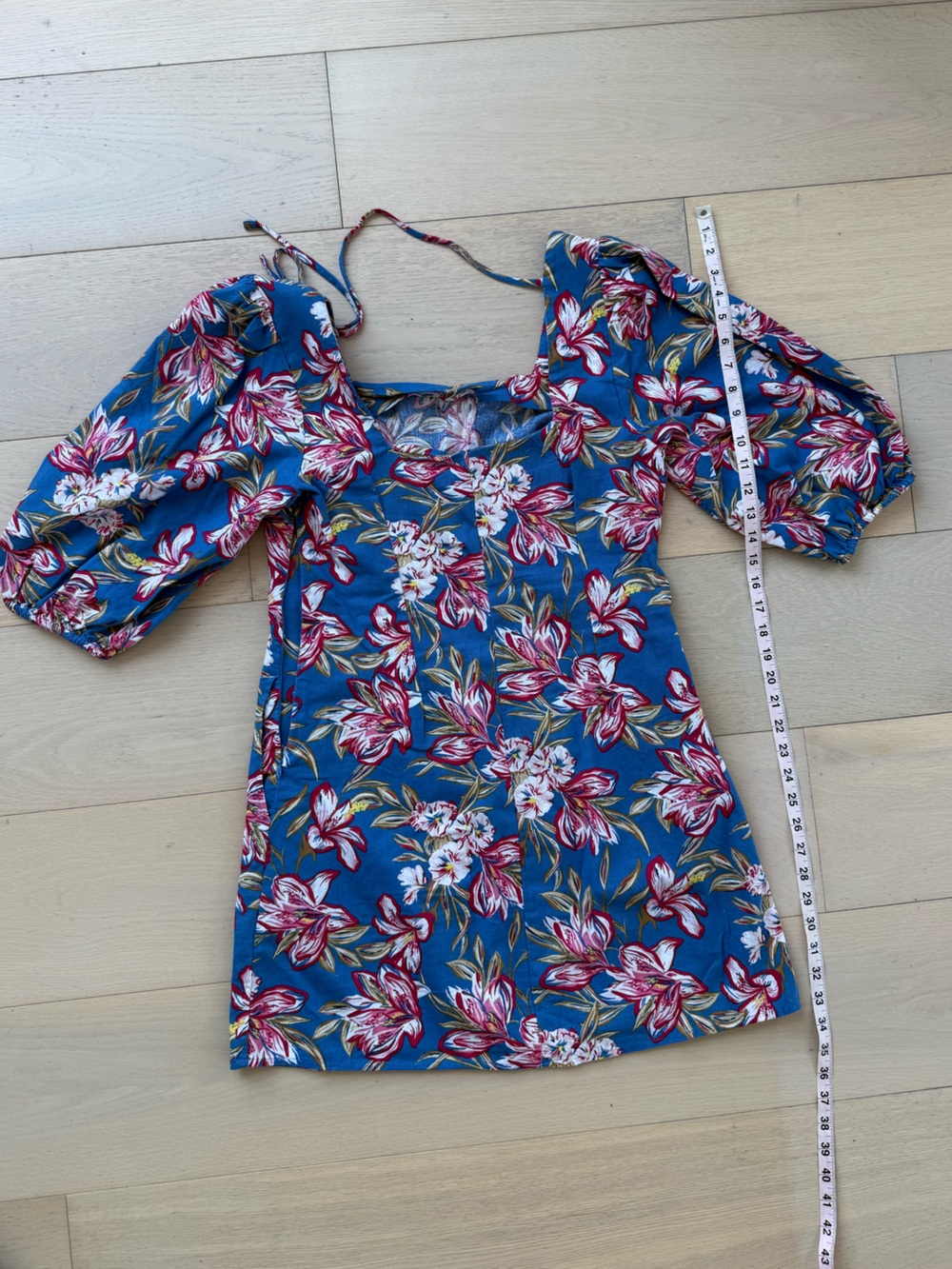dress - Picture 2 of 3